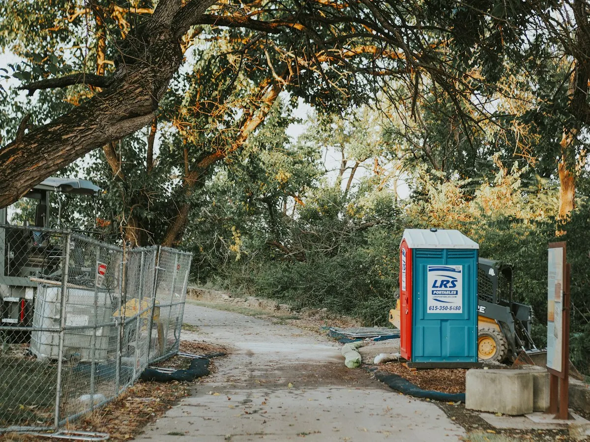 Aluguel de Container para Obra com Banheiro: Praticidade e Conforto em Seu Projeto